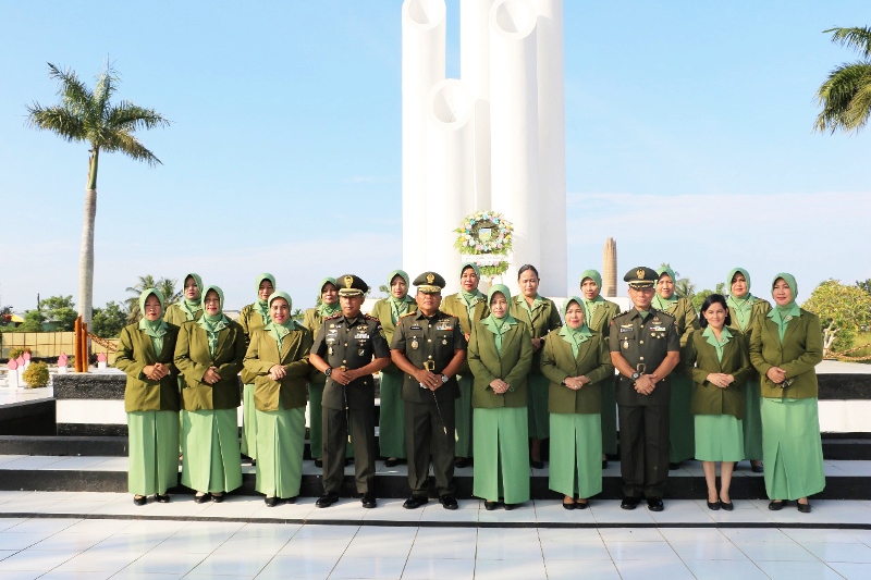 HUT 76, Danrem Pimpin Ziarah ke Taman Makam Pahlawan