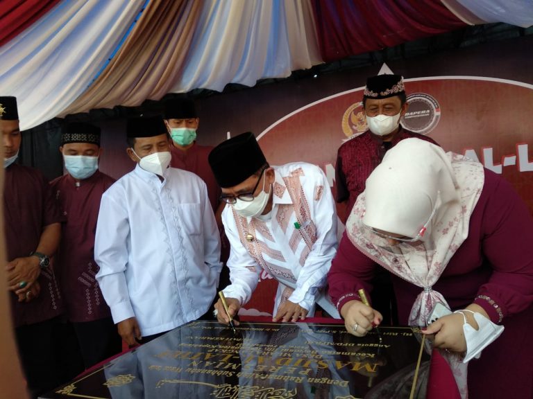 Bupati Hidayat Resmikan Masjid Al-Latief Desa Muara Langkap