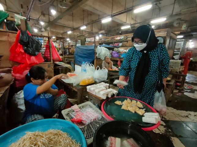 Harga Kedelai Melambung, Tahu dan Tempe Langka