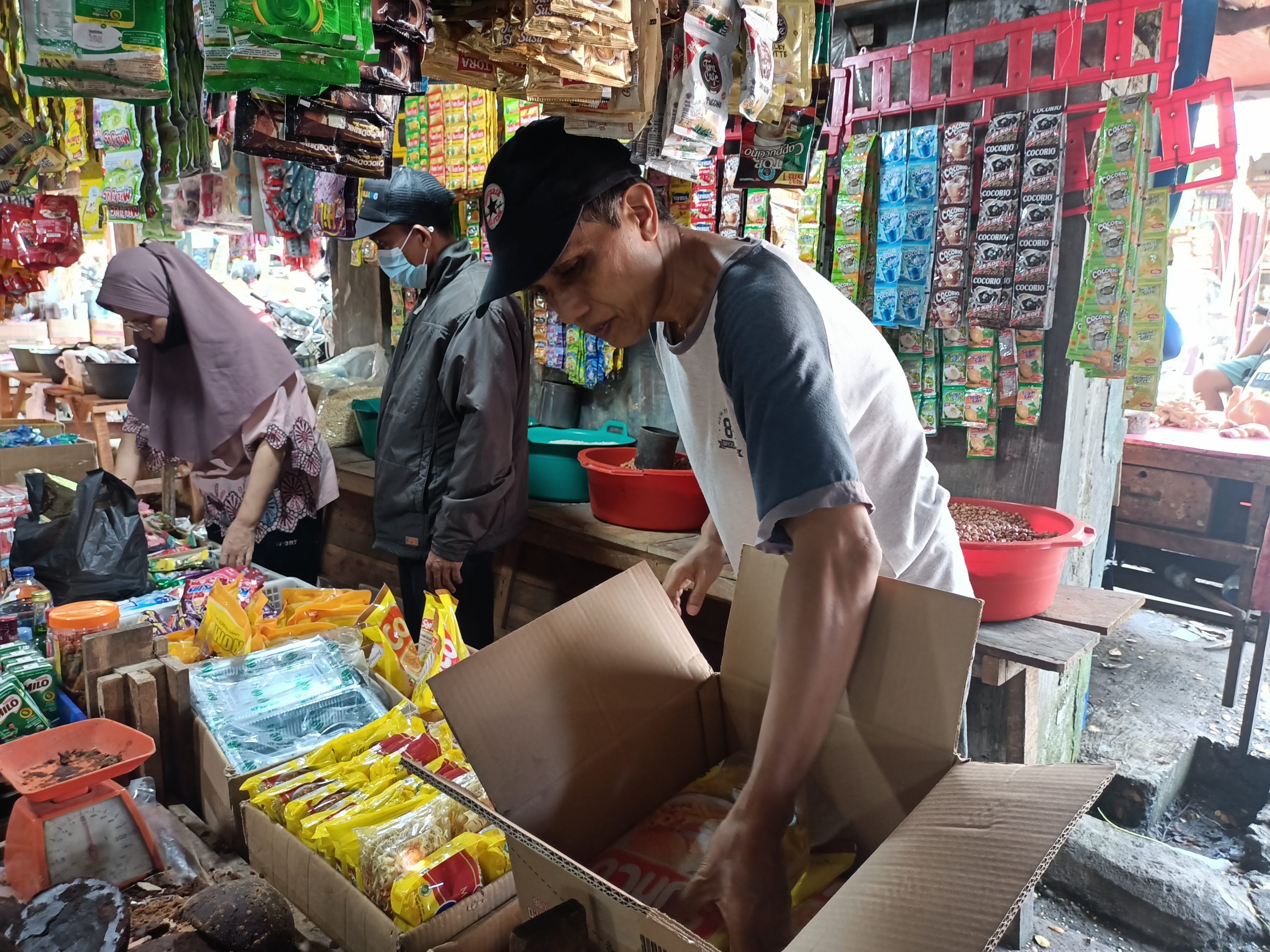 Minyak Goreng Subsidi Langka Kembali Membuat Susah Masyarakat