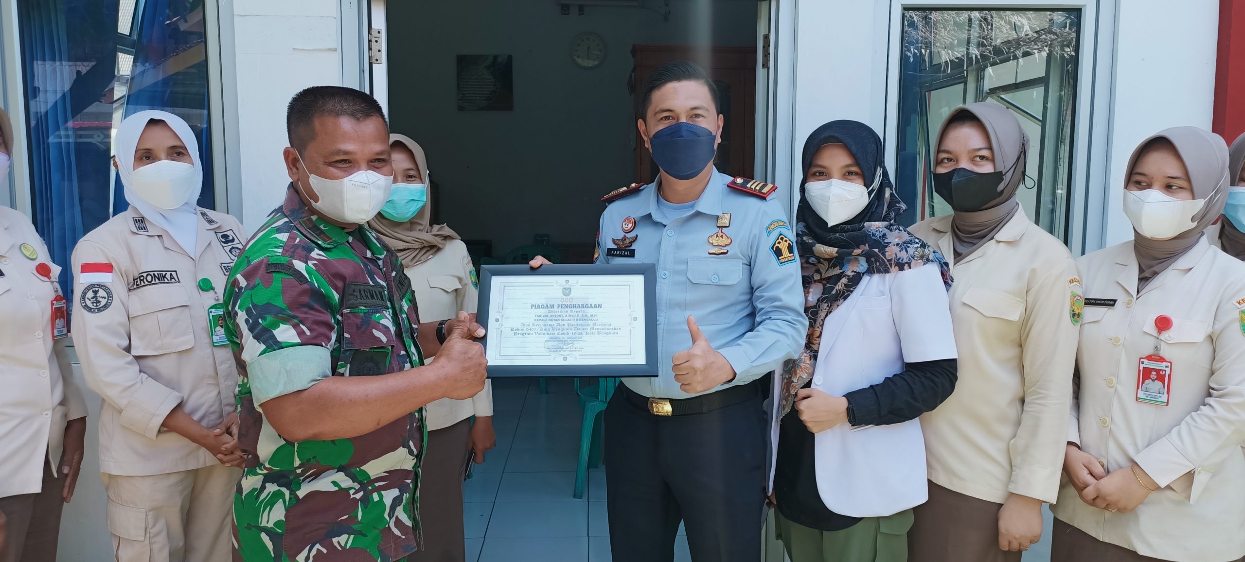 Kepala Rutan Bengkulu, Farizal Terima Penghargaan