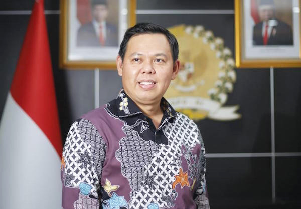 Sultan Minta Aturan Sertifikasi Guru Berlaku Adil