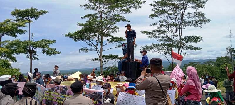 Demo Penolakan Tambang Pasir Besi Pasar Seluma Terus Berlanjut