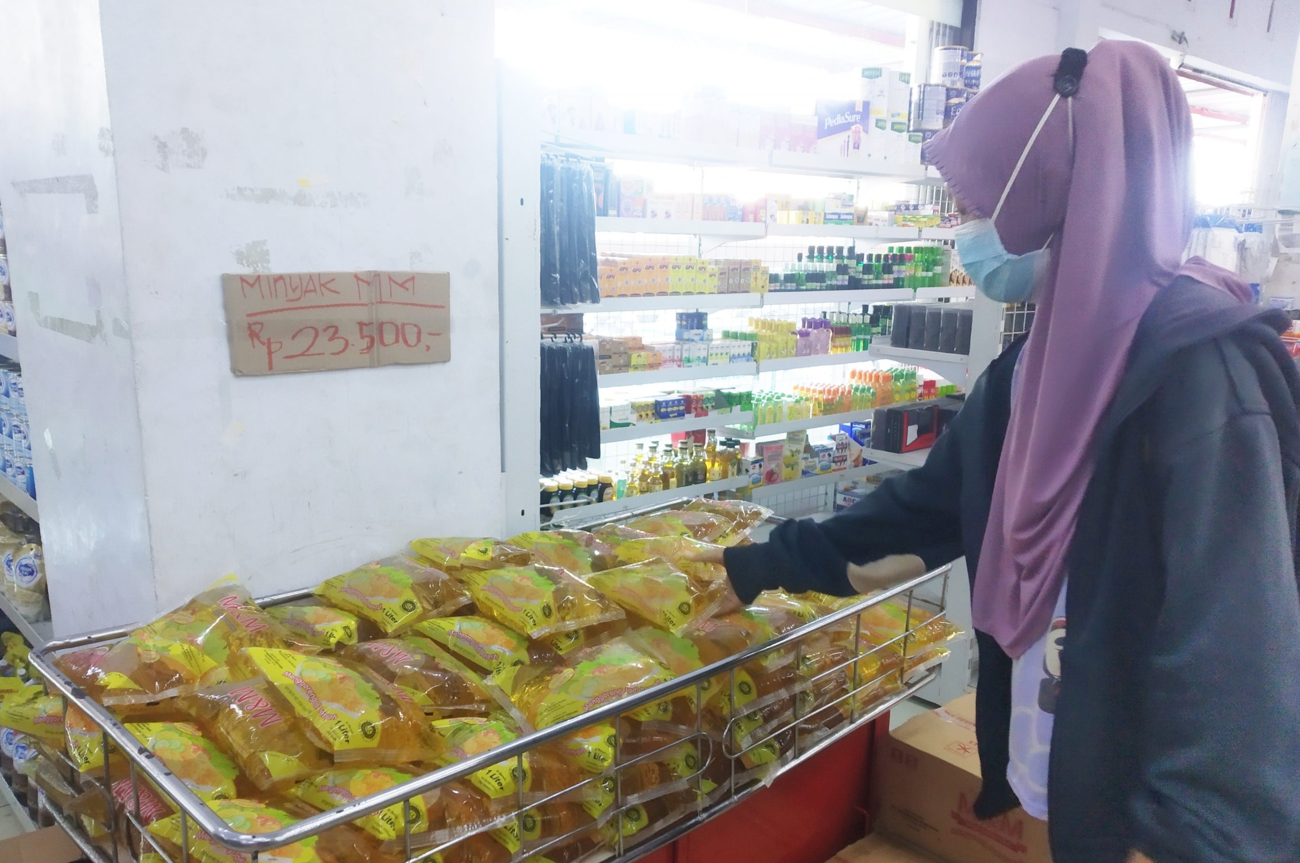 Warga Bengkulu Utara Bahagia Dapat Migor Rp 23.500 Perliter