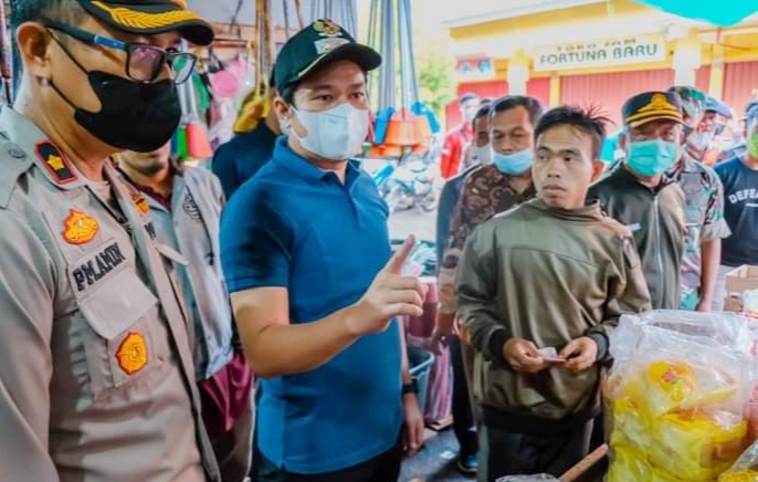 Soal Minyak Goreng, Wabup BU Sidak Pasar Purwodadi 