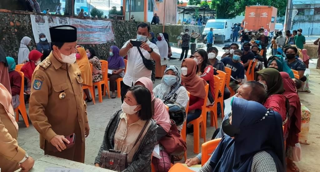 Pos Indonesia Salurkan Bansos Sembako Capai Rp 19 Miliar