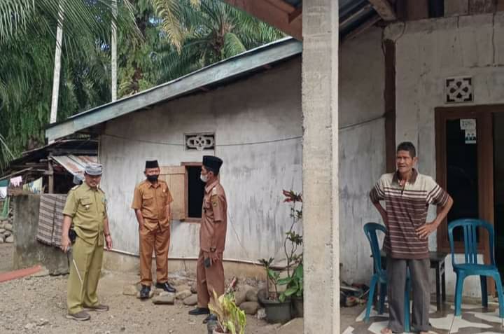  Warga Bengkulu Selatan Mendapatkan Bantuan RTLH