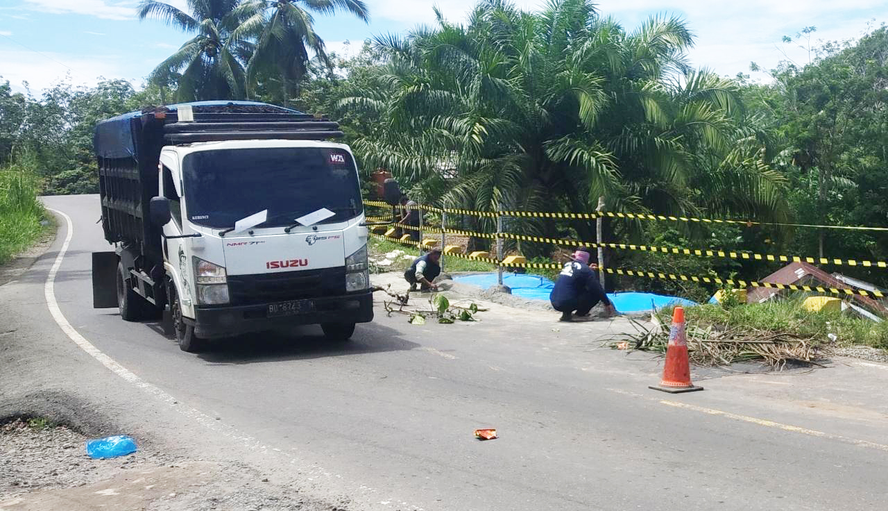 Amblas, Pengendara Wajib Hati-Hati Lewat Batik Nau