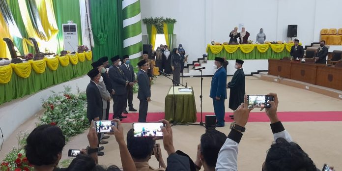 Sah, Basing Ado Resmi Dilantik Jadi Anggota DPRD Kabupaten Kepahiang