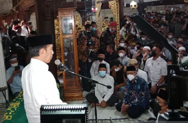 Presiden Jokowi Beri Penghormatan Terakhir untuk Buya Syafii