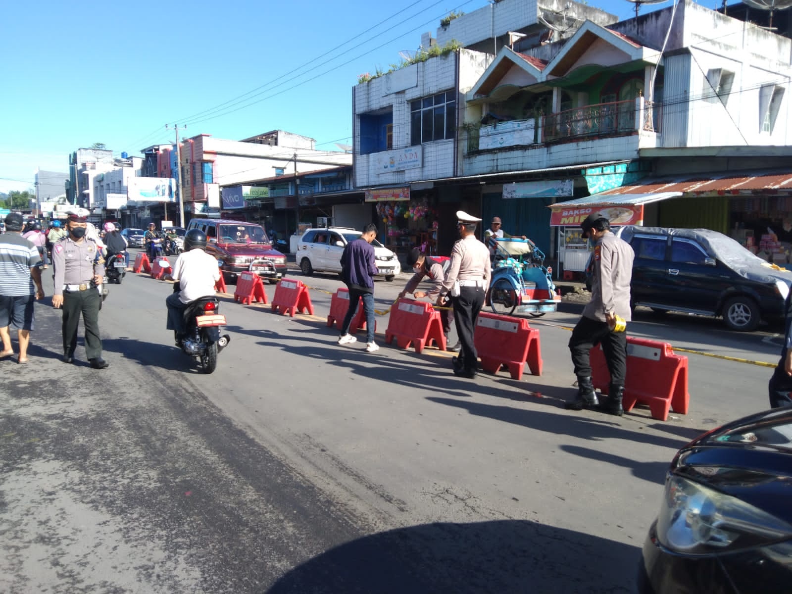 Arus Lalulintas Ramai dan Tetap Terkendali