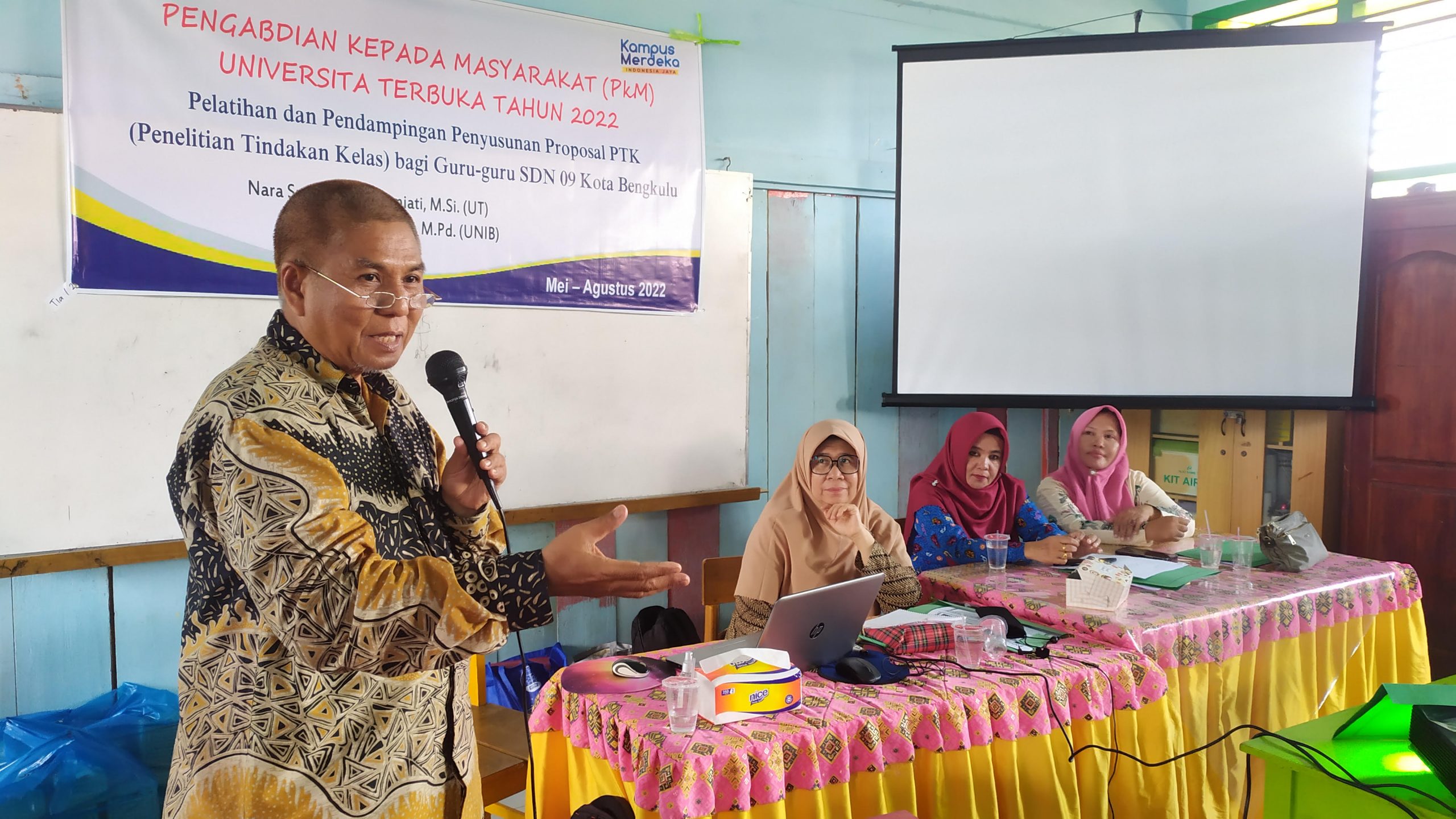 Dosen UT Bengkulu & Unib Kolaborasi Bimbing  Guru SD Membuat Proposal & Melaksanakan PTK