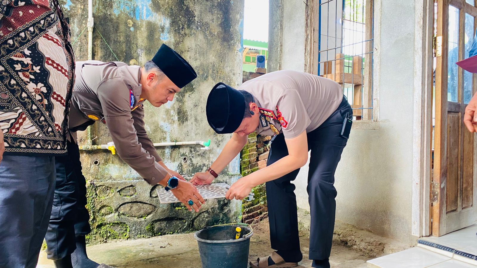 Kapolres Kaur Laksanakan Program Renmas, Ground Breaking Masjid Al-Muawanah di Kecamatan Lungkang Kule