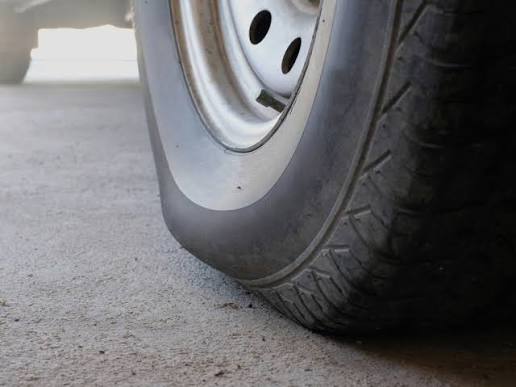 Ban Mobil Benjol Berbahaya, Ini Penyebab dan Cara Mengatasinya