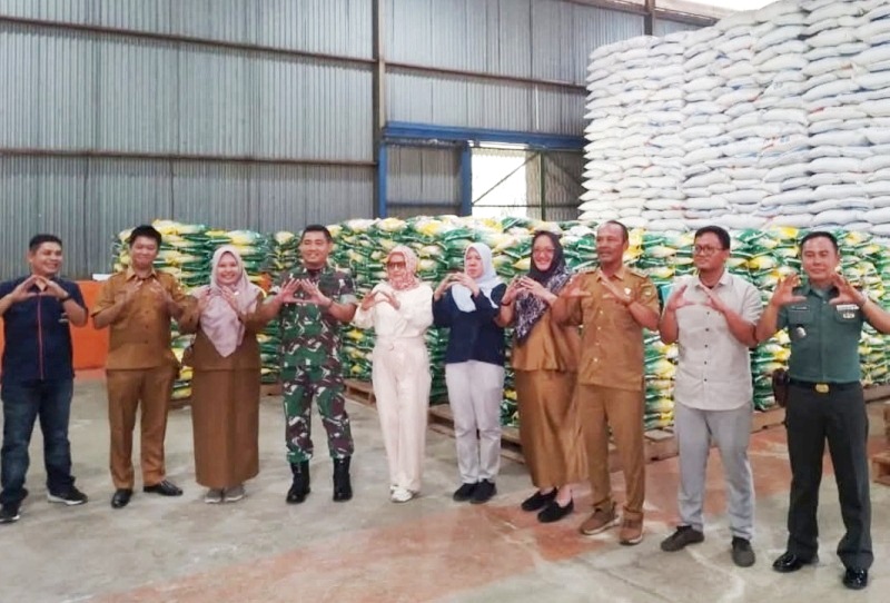 Dandim 0408 Bengkulu Selatan Datangi  Gudang Bulog Manna