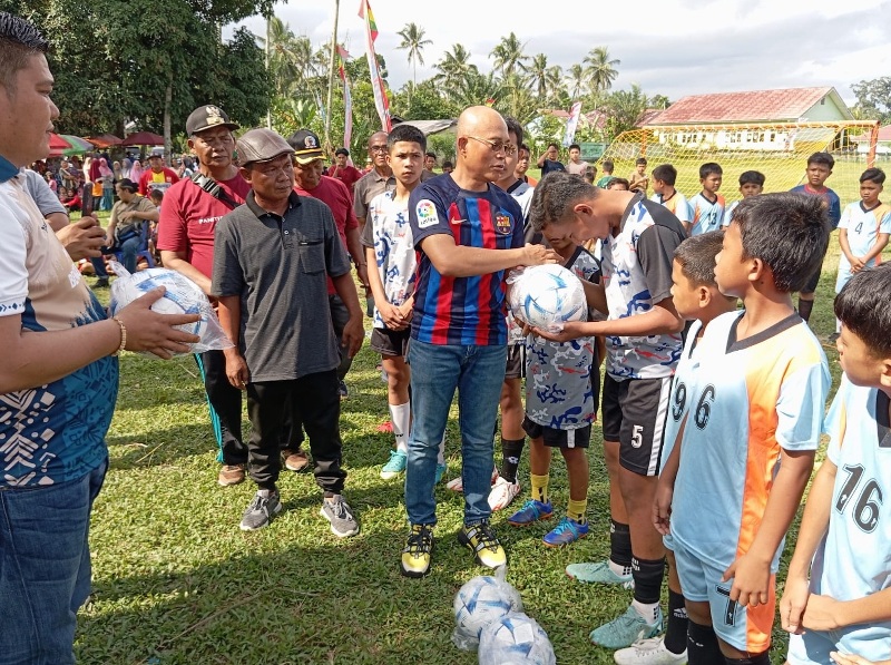 Bupati Gusnan Mulyadi Puji Karang Taruna Suka Negeri Gelar Turnamen  Air Nipis Cup ke -23