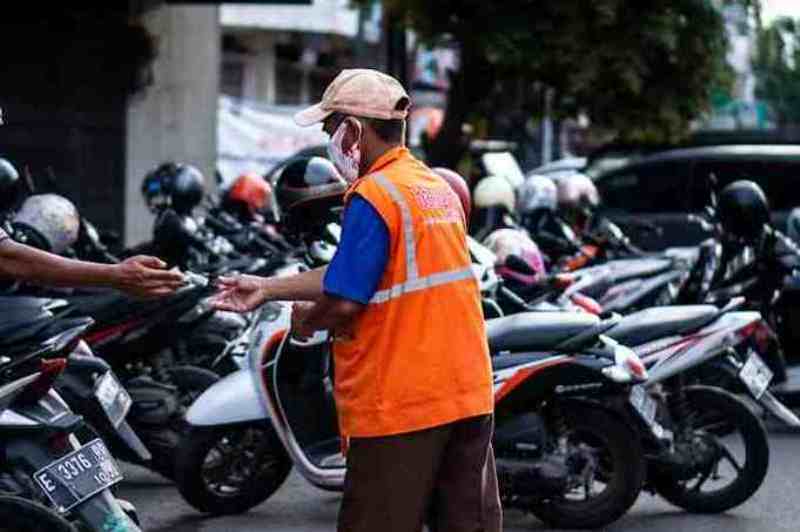 Tarik Retribusi di Luar Aturan Resmi saat Natal dan Tahun Baru, SPT Juru Parkir Langsung Dicabut