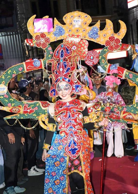 Aksi Nyentrik Pelajar Bengkulu Warnai Karnaval Batik Internasional 2026