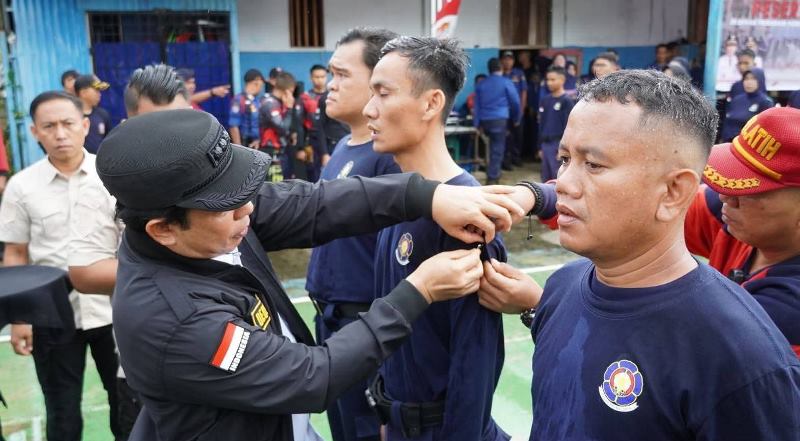 Terima Kasih, Walikota Bengkulu Lakukan Pembaretan Anggota Damkar 
