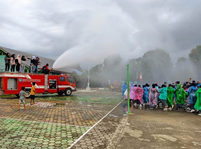 Armada Damkar Bengkulu Selatan Bisa Dimanfaatkan Untuk  Pembuatan Video