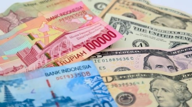 Sore Ini Rupiah Kembali Tembus Rp 18.000 per Dolar AS 