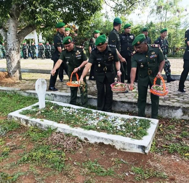 Kodim 0408 Bengkulu  Selatan- Kaur Laksanakan Ziarah ke Taman Makam Pahlawan Semaku