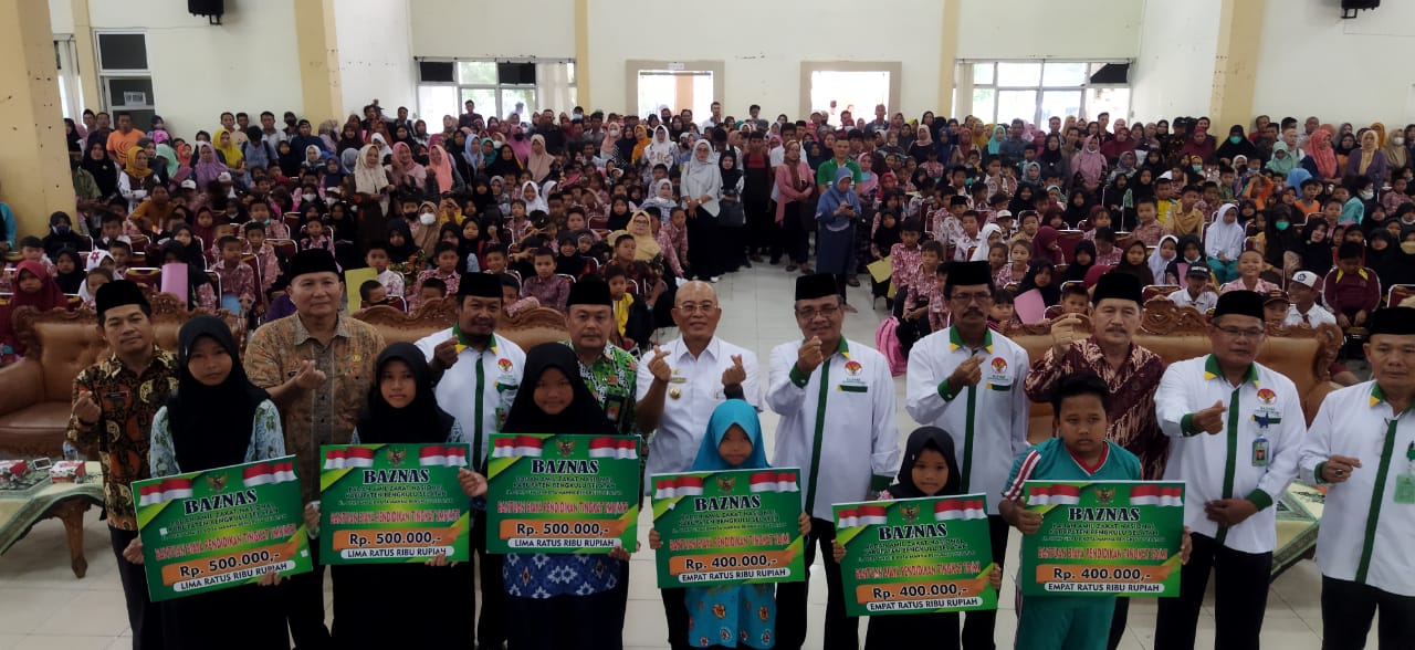 Baznas BS Bagikan Bantuan Pendidikan Kepada 482 Siswa