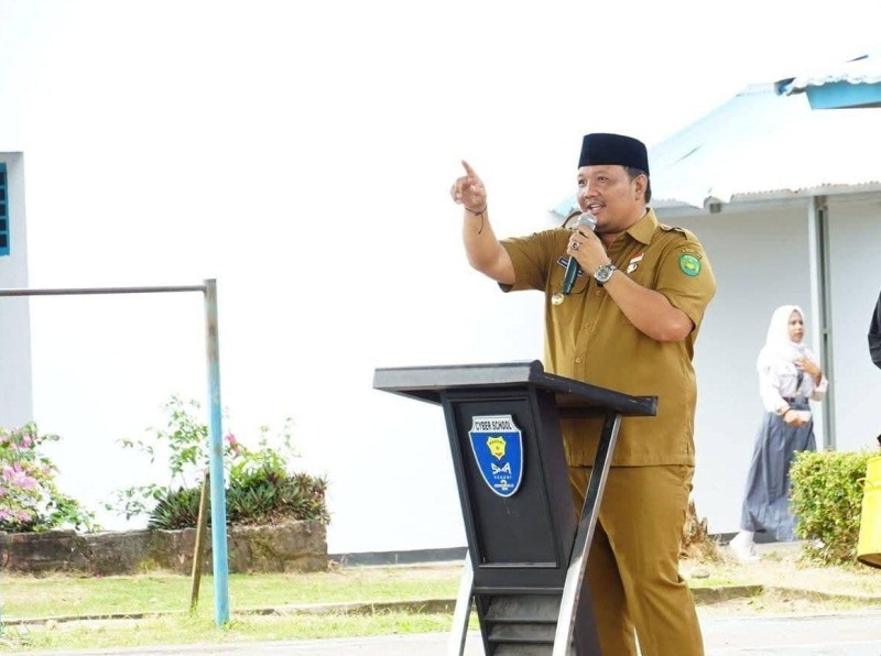 Seandainya  Pedagang Kesulitan, Satpol PP Tawarkan  Bantuan  Angkut Barang 