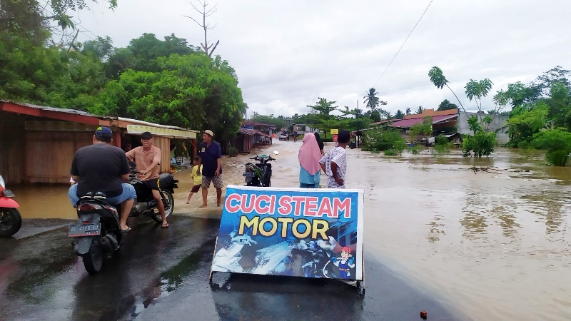 Banjir Tahunan Landa Bengkulu, 905 Rumah Terendam, Jembatan Rusak, Tanah Longsor, Dua Orang Terseret Arus 