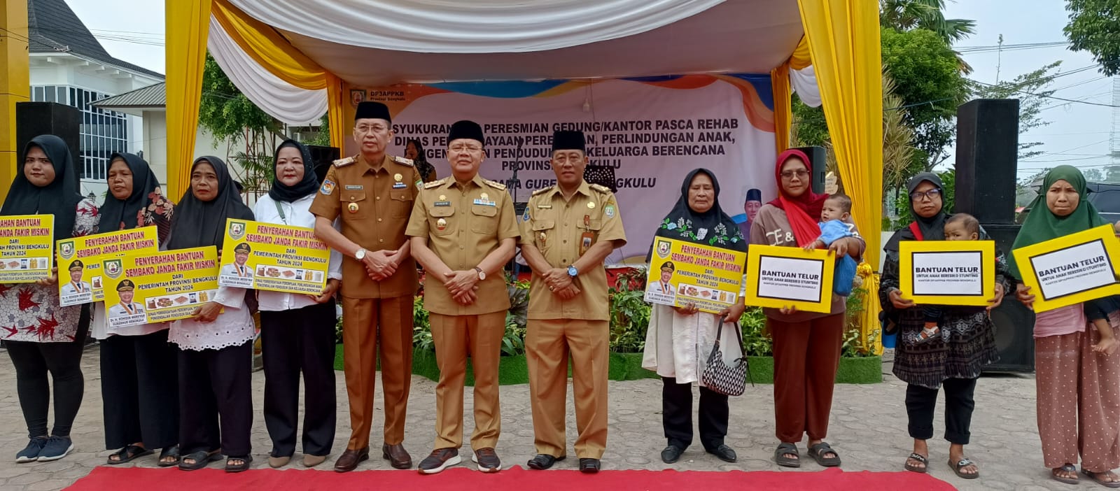 Janda Fakir Miskin dan Keluarga Beresiko Stunting Terima Bantuan dari Pemprov Bengkulu