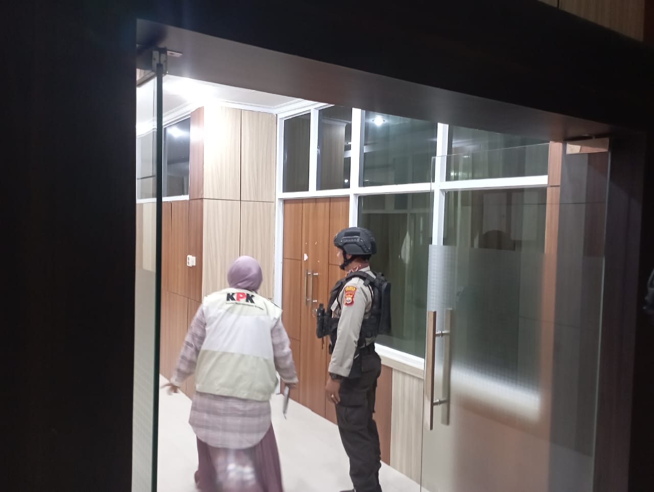 KPK Geledah Kantor Gubernur Bengkulu, Ruang Kerja Gubernur, Sekdaprov dan Ruang Kerja Karo Umum