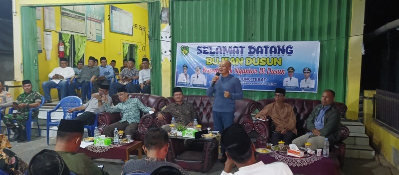 Bupati Gusnan Mulyadi  Cek Lokasi SDN 31 Bunga Mas, Kondisinya Rusak, Laporannya Begini