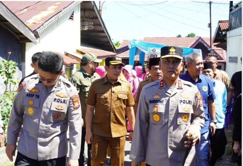  Pemkot Bengkulu Gelar  Gotong Royong Bersihkan Pantai Panjang Tanggal 13 Juni 2025