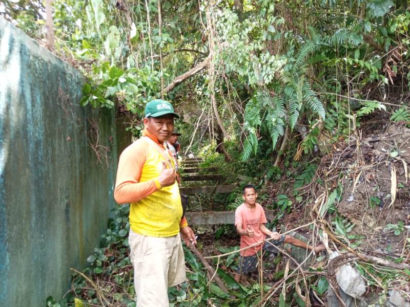 Air Sudah Mengalir, Masyarakat Suku Tiga Gotong- royong Membersihkan Saluran Irigasi Air Nasal