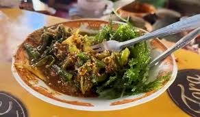 Pecel Latoh Bu Wiyono, Kuliner Unik dari Jepara