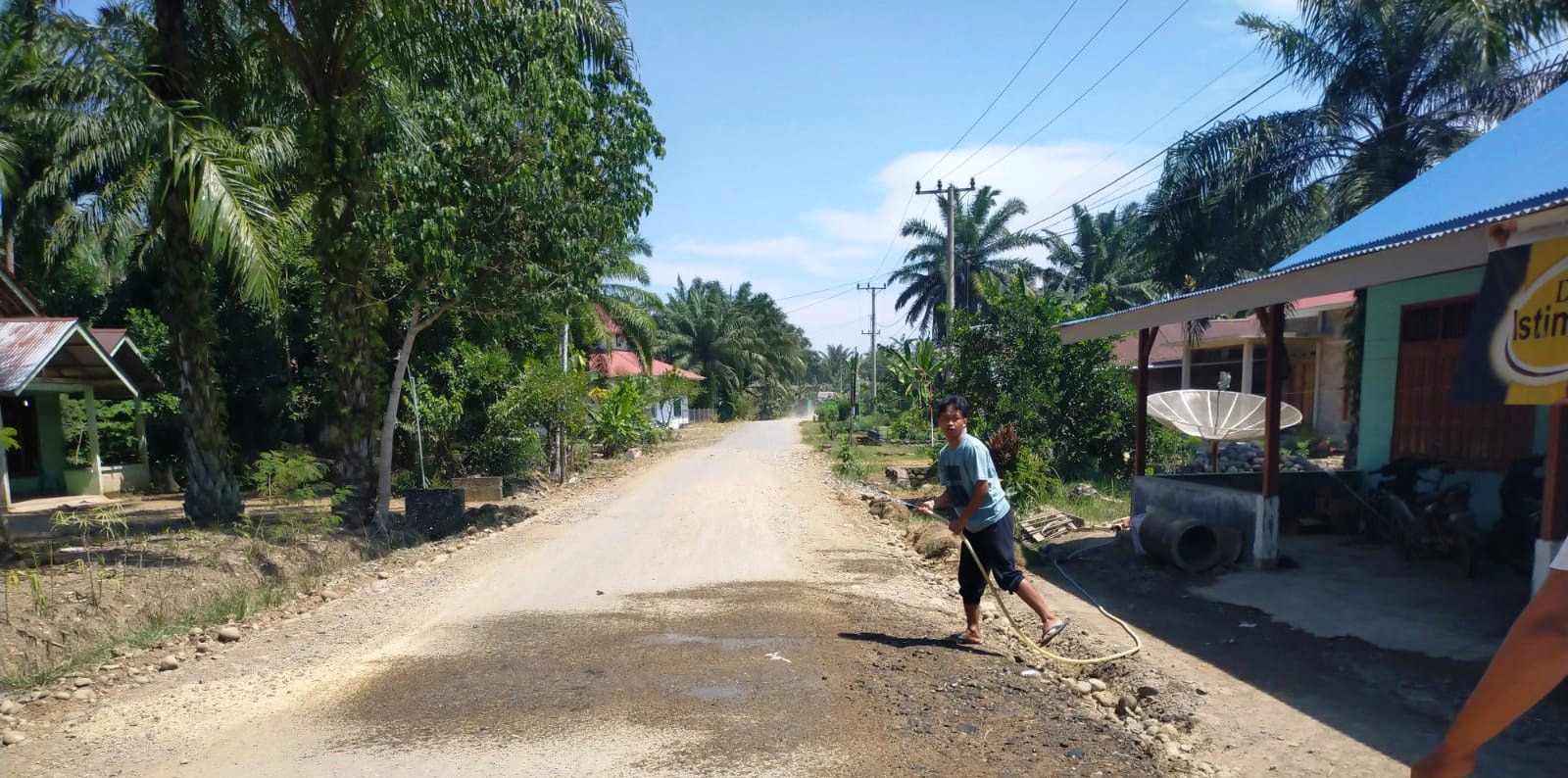 Sabar! Tahun Ini Jalan Menuju Dusun Wano Salam SP8 Lubuk Pinang Diperbaiki