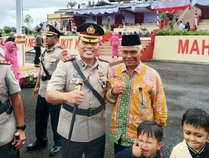 Asisten I Setda Kabupaten Kaur Hadiri Pelantikan Siswa   SPN Bukit Kaba