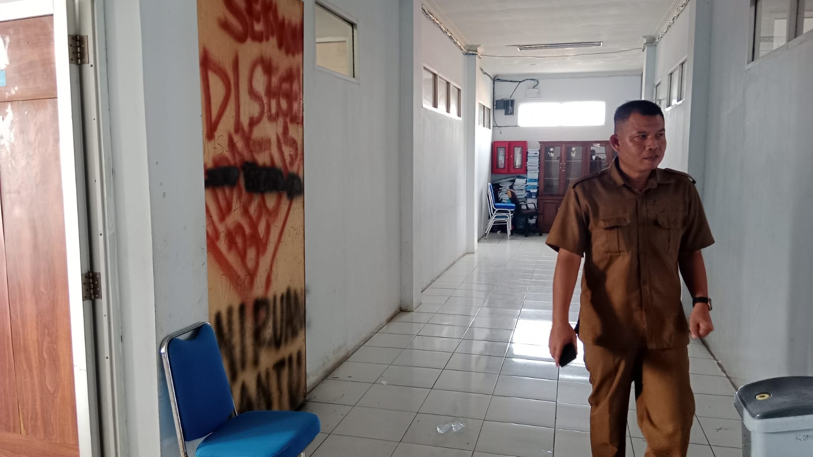 Dewan Segel Ruang Sekwan, Diduga Dipicu Soal Gaji Belum Cair 