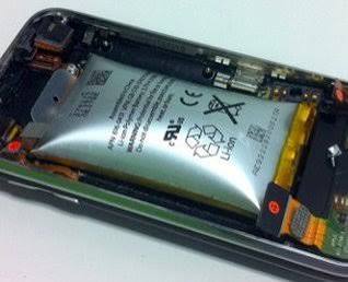 6 Cara Mengatasi Baterai HP Tanam yang Kembung 