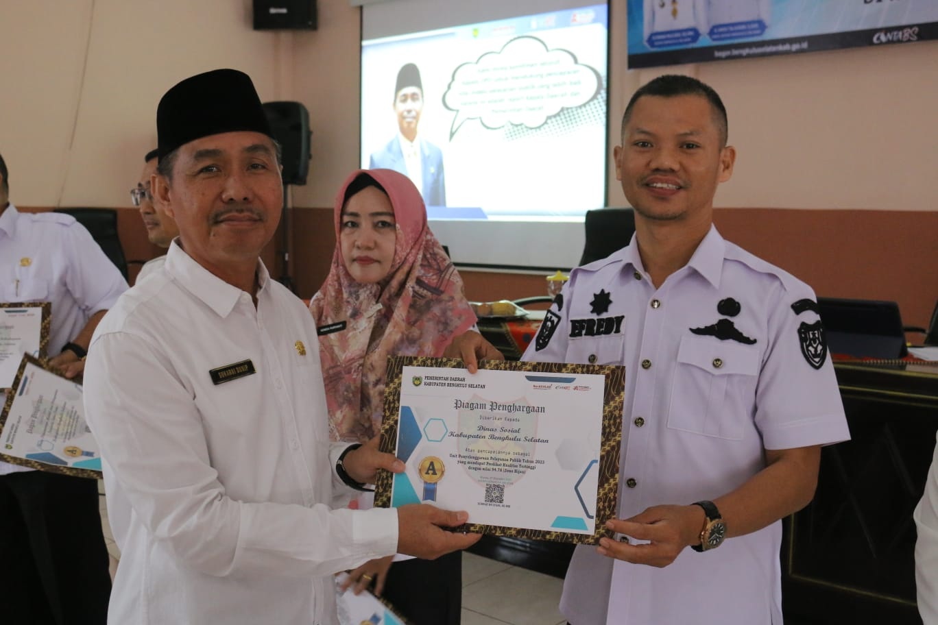 Pelayanan Makin Baik, Ombudsman dan KemenPAN RB Berikan Penghargaan untuk OPD Bengkulu Selatan 