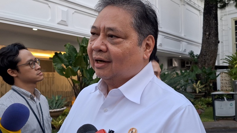  Nilai Tukar Rupiah Anjlok ke Rp 17.100 per Dolar AS, Airlangga Hartarto Bilang Ini 