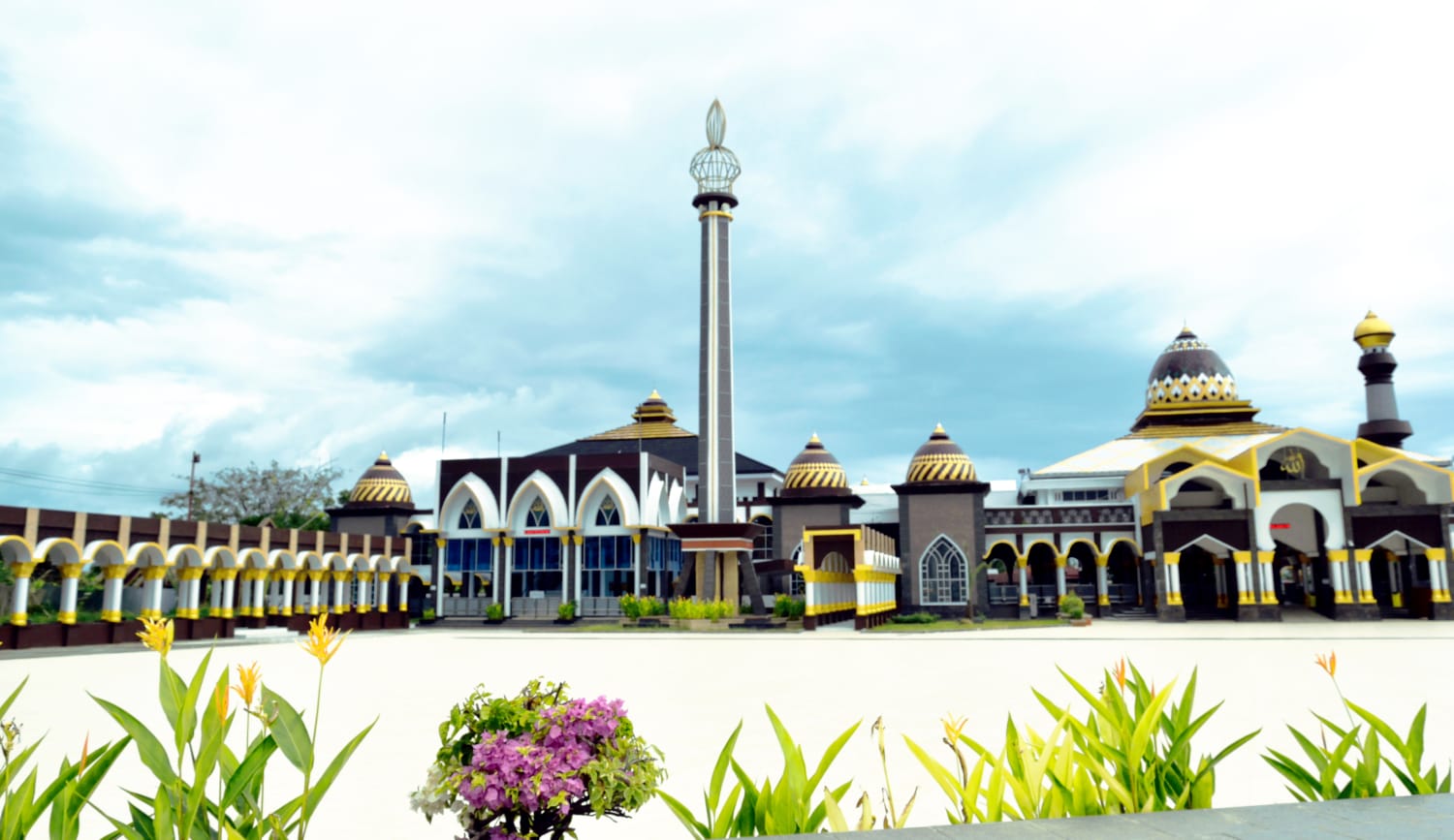 Daftar Nama Imam dan Penceramah di Masjid Raya Baitul Izzah Selama Ramadhan 2024