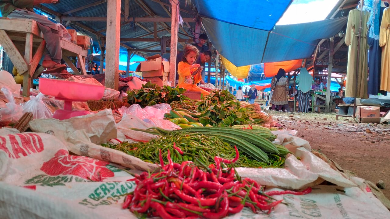 Harga Cabai Bikin Pembeli Minta Ampun 