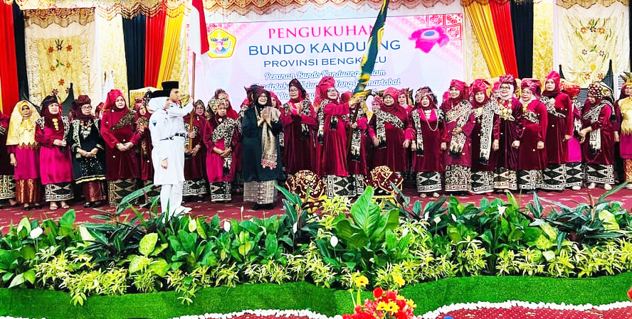 Efiwati Dikukuhan jadi Ketua DPD Bundo Kanduang Provinsi Bengkulu