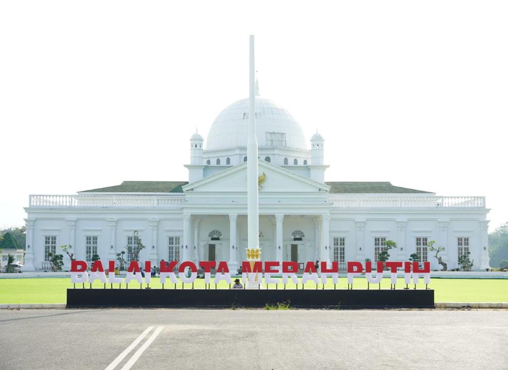 Jadi Destinasi Wisata Baru, Balai Kota Merah Putih Semakin Estetik,  Pengunjung Boleh Berswafoto Disini