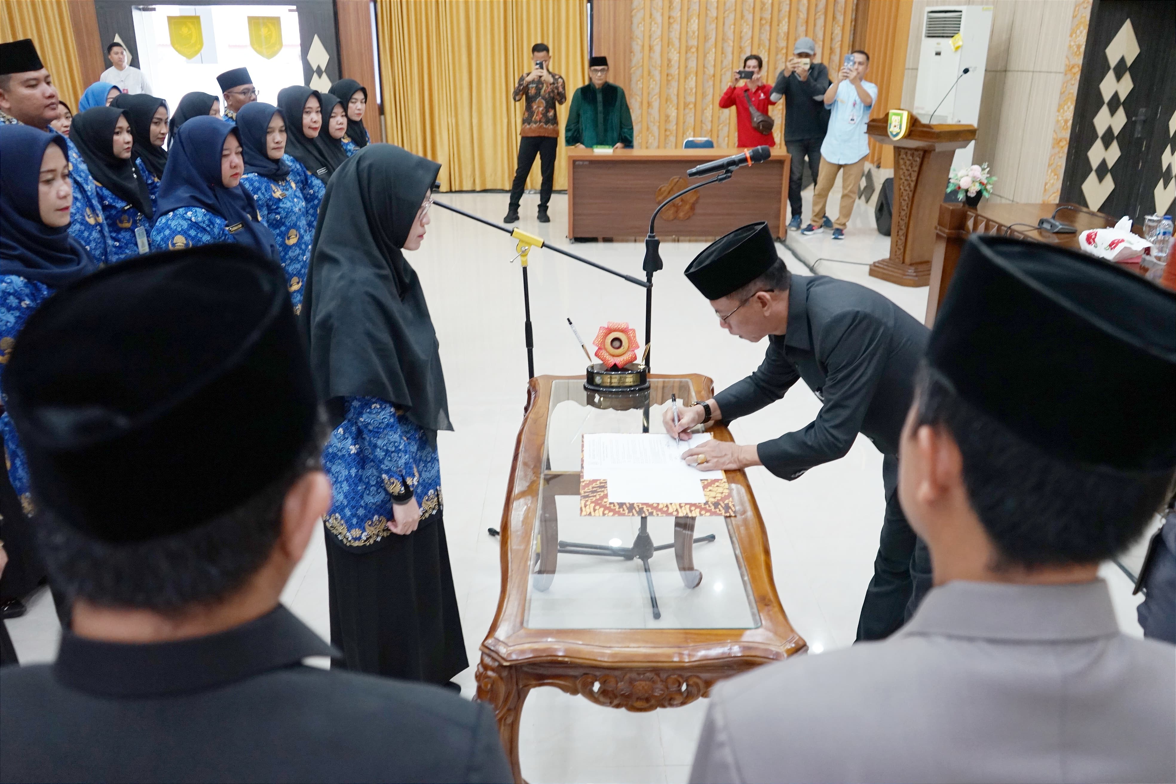 48 Pejabat Fungsional Resmi Dilantik dan Diambil Sumpah Janjinya oleh Asisten III Setda Provinsi Bengkulu