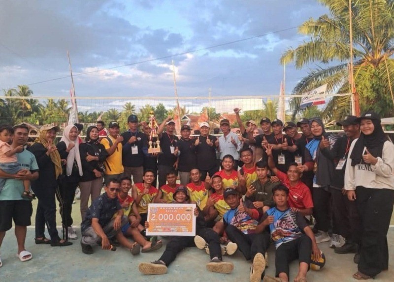 Tim Bola Voli Padang Rambun Juarai Bos Muda Cup