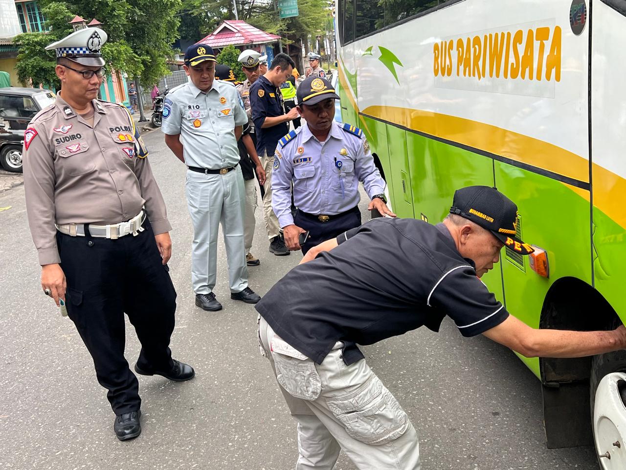 Jasa Raharja Bengkulu Ikut Ramp Check dan Pengawasan Bus Angkutan Umum di Lokasi Obyek Wisata