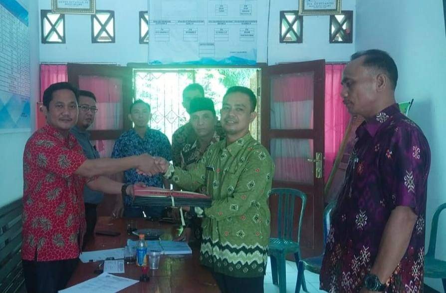 Bapenda   Seluma Sampaikan Surat Penagihan PBB ke Kecamatan