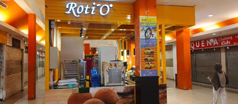 Melawan Arus Digital: Kisah Ketangguhan Toko Lisa, Roti O, dan Twenty One di Mega Mall Bengkulu